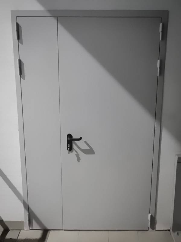 Дверь на склад, вид снаружи (ул. Мелитопольская, вл. 12)