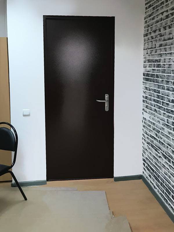 Техническая дверь для офиса (ул. Очаковская, 47а) Техническая дверь для офиса (ул. Очаковская, 47а)